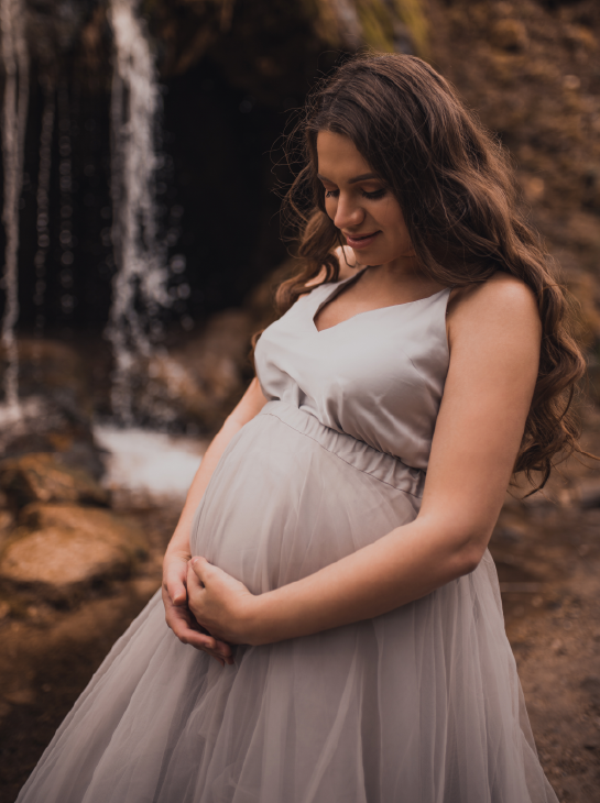 pregnant woman with gray dress